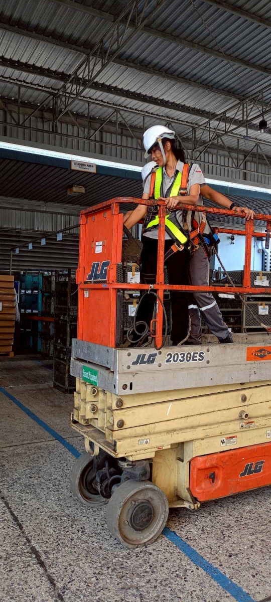 LINE_ALBUM_หลักสูตรรถกระเช้า X-Lift และ Boom Lift_250828_47.jpg - หลักสูตรรถกระเช้า X-Lift และ Boom Lift